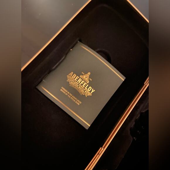 ABERFELDY Scotch Whiskey Tin - Picture 5 of 7